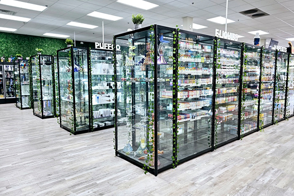 Business presentation meeting, highlighting a smoke shop franchise opportunity