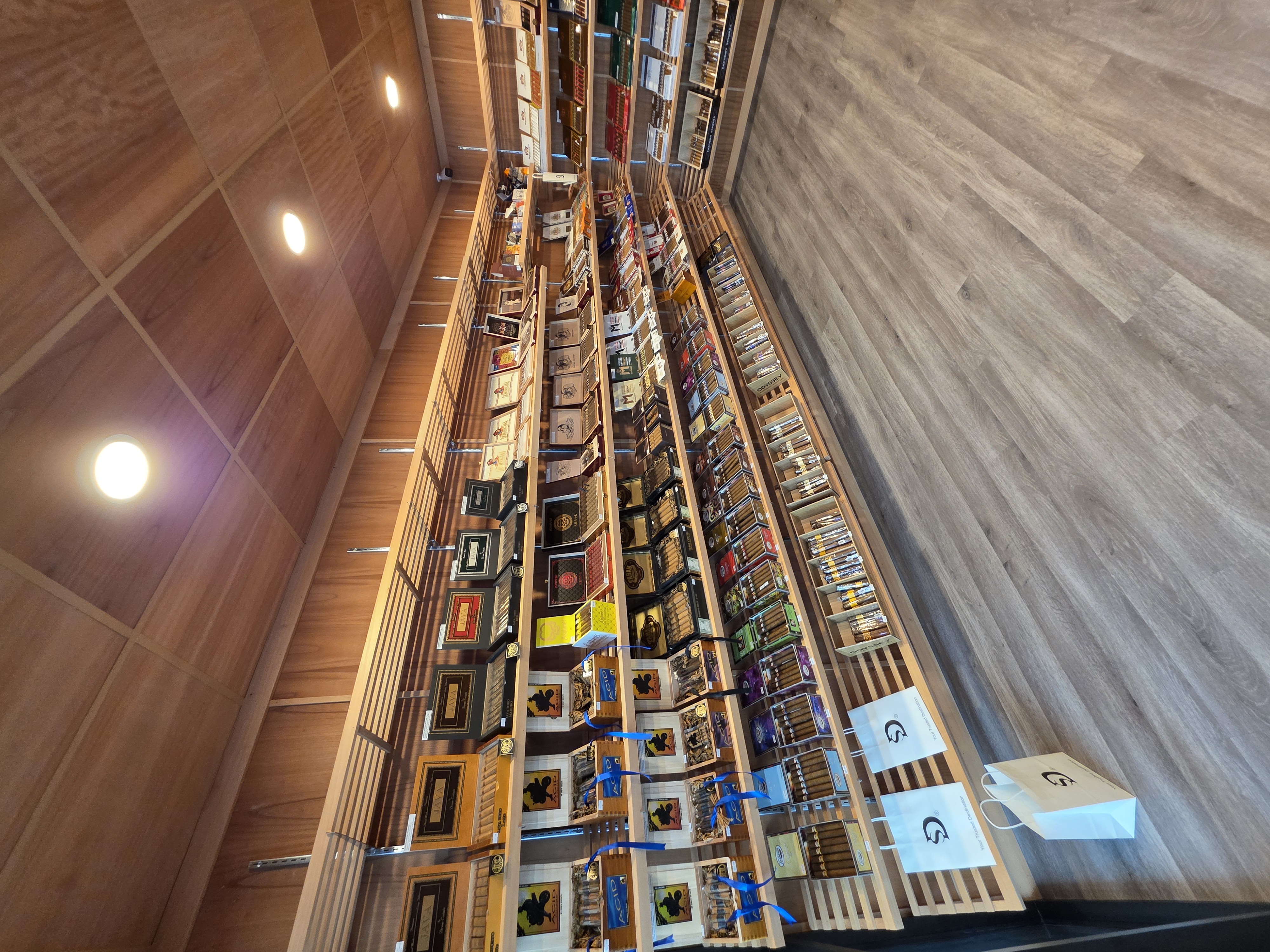 Smokers Destiny Staff Customer